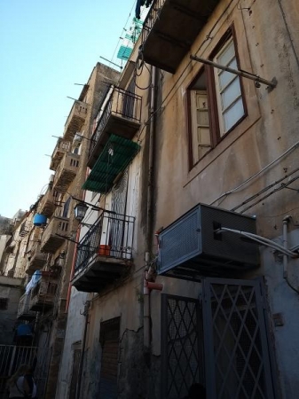 Piazza Ballarò 3 vani + 3 balconi Appartamenti
